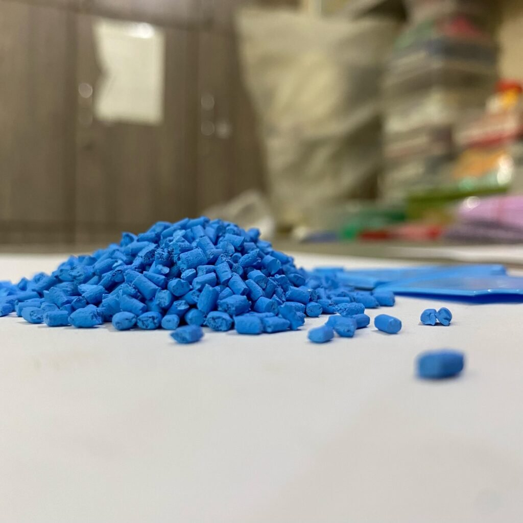 blue plastic compound - Poly1